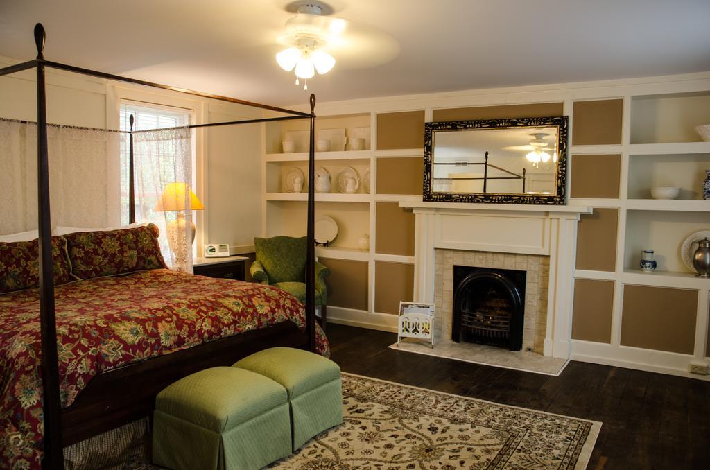 Bourbon Manor Bed & Breakfast Inn Bardstown Værelse billede